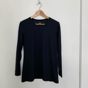 Black athletic long sleeve shirt